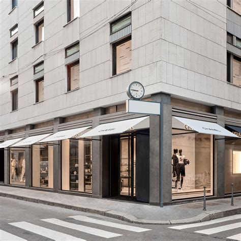 Montenapoleone – CHANEL Boutique .